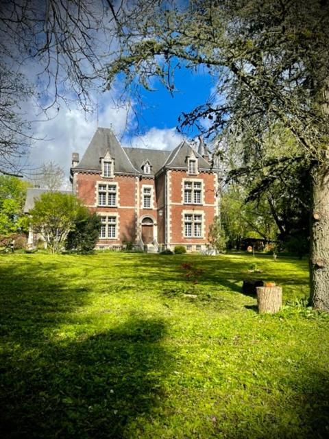Poix-TerronDomaine De La Croix De Saint Lambert住宿加早餐旅馆 外观 照片
